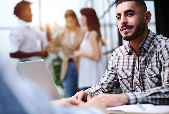 포토 JPG 해외이미지 직업 여자 흑인 회사 비즈니스 성공 협력 대화 협상 사람 앉기 정장 여러명 두명 사무실 비즈니스맨 비즈니스우먼 대표 토론 종업원 고객 동료 계약 컨설턴트 경영자 면접 자원 경영 고용 승인 인원 채용 후보 해외202310 해외포토 서양인 옷 남자 다수 컨셉 관계 모션 말하기 구직 직장인 전문직 상담 리더 파일형식
