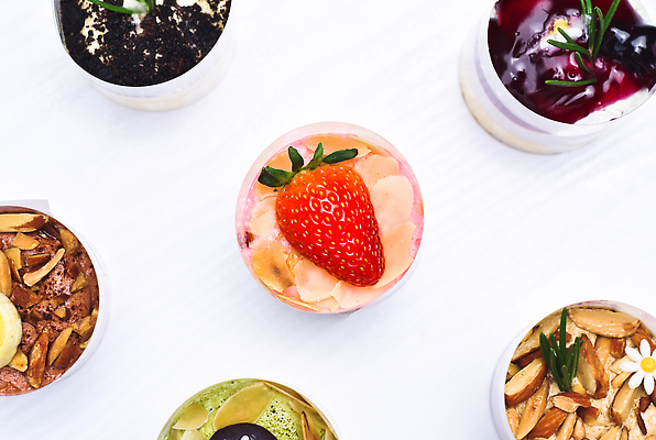 포토 JPG 해외이미지 음식 조각 백그라운드 다이어트 과일 재료 탁자 딸기 디저트 실내 건강 사탕 요리 사람없음 목재 장식 빨간색 케이크 식당 식사 빵집 흰색 신선 달콤 맛 아침식사 작음 설탕 먹기 크림 슬라이스 서빙 칼로리 내추럴 점심식사 미니 페스츄리 핸드메이드 맛있는 해외202310 해외포토 나무 빵 컬러 가구 컨셉 모션 내부 상점 크기 파일형식