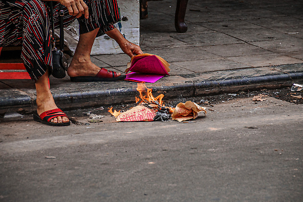 포토 JPG 해외이미지 전통 아시아 종교 동양인 사람없음 축하 의식 영혼 보행로 신비 연소 숭배 춘절 해외202310 해외포토 명절 나라 길 컨셉 인종 중국전통 파일형식