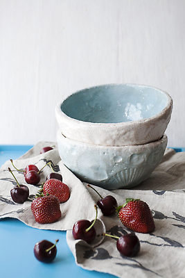 포토 JPG 해외이미지 그릇 열매 음식 다이어트 딸기 건강 사람없음 목재 빨간색 파란색 빛 알약 식탁보 체리 아침식사 미끄럼틀 냅킨 칼로리 아마 채식주의자 핸드메이드 맛있는 해외202310 해외포토 나무 식물 식기 꽃 컬러 과일 재료 약 식사 놀이기구 채식 파일형식