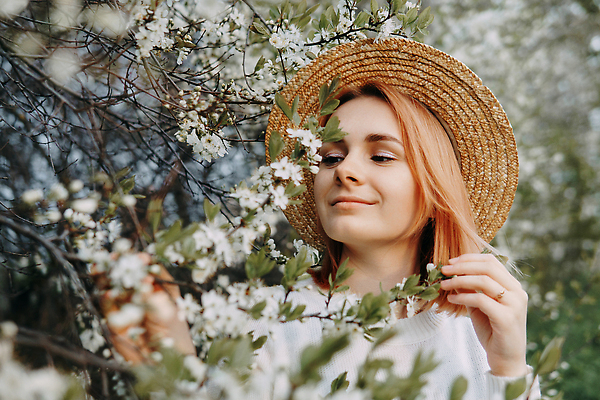 포토 JPG 해외이미지 나무 학생 라이프스타일 계절 공원 행복 백그라운드 자연 휴식 한명 10대 햇빛 봄 기쁨 벚꽃 시간 개화 체리 시원함 목 반대 빨간머리 무료 사방 사춘기 해외202310 해외포토 식물 1 헤어스타일 공공시설 꽃 감정 컨셉 과일 청소년 사람 생활 신체부위 태양 생태계 파일형식