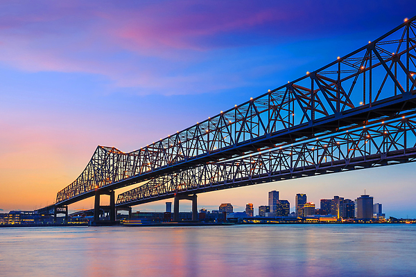 포토 JPG 해외이미지 비즈니스 건축양식 교통시설 하늘 새로움 사람없음 건물 강 도시풍경 반사 고층빌딩 어둠 황혼 일몰 새벽 도시 보트 역사 도심 저녁 연결 초승달 크루즈 함선 스카이라인 남쪽 건너기 기간 랜드마크 해외202310 해외포토 자연요소 건축물 건축 교통 컨셉 배_교통 모션 풍경 빌딩 노을 달 야간 방향 시설 파일형식