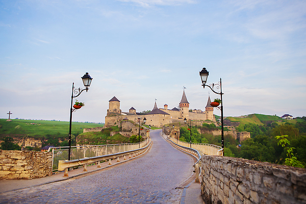 포토 JPG 해외이미지 구름 전통 유럽 여행 지도 건축양식 자연 하늘 아침 풍경 사람없음 야외 건물 여름 도시풍경 뷰티 탑 골짜기 안개 바위 도시 성 중세 역사 그림 마법 강화 랜드마크 옛날 우크라이나 해외202310 해외포토 주간 자연요소 건축물 계절 건축 나라 날씨 돌_바위 생태계 파일형식