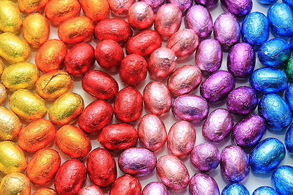 포토 JPG 해외이미지 음식 포장 사람없음 하이앵글 컬러풀 초콜릿 부활절계란 해외202310 해외포토 뷰포인트 컬러 디저트 부활절 계란 파일형식