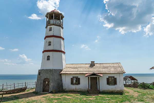 포토 JPG 해외이미지 구름 바다 여행 건축양식 자연 하늘 등대 항해 안전 풍경 사람없음 야외 건물 파란색 빛 탑 흰색 역사 신호등 네비게이션 랜드마크 옛날 해외202310 해외포토 자연요소 건축물 건축 컬러 배_교통 생태계 파일형식