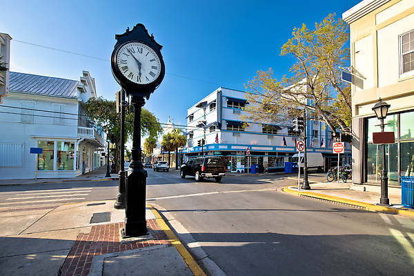 포토 JPG 해외이미지 바다 여행 백그라운드 건축양식 자연 하늘 열쇠 휴가 거리 풍경 사람없음 야외 건물 물 여름 파란색 컬러풀 뷰티 탑 미국 도시 소라 대륙 쿠바 타운 포인트 대서양 남쪽 공화국 랜드마크 파라다이스 플로리다 해외202310 해외포토 자연요소 건축물 계절 건축 나라 컬러 북아메리카 어패류 금융 중앙아메리카 방향 생태계 파일형식