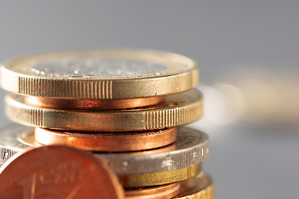 포토 JPG 해외이미지 유럽 종이 돈 비즈니스 성공 사람없음 금융 경제 쌓기 달러 금속 동전 저축 유로 시장 재산 황금 도박 주식 충돌 카지노 투자 상업 이익 보물 센트 수입 우울증 위기 유럽연합 해외202310 해외포토 나라 컨셉 모션 재질 질병 파일형식