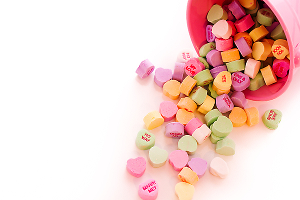 포토 JPG 해외이미지 무료이미지 분홍색 화이트데이 디저트 발렌타인데이 사탕 사랑 사람없음 달콤 쏟아짐 많음 해외202310 해외포토 감정 음식 컬러 컨셉 모션 데이이벤트 맛 파일형식 무료콘텐츠