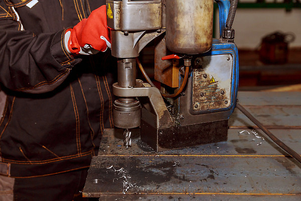 포토 JPG 해외이미지 산업 컨셉 노동자 사람없음 건물 금속 기계 장비 과학기술 기구 공구 업무 구멍 센터 작업실 제조 천 철 날카로움 언론 정비공 공학 토막 부스러기 송곳 철강 해외202310 해외포토 직업 건축물 교육 재질 기술 도구 직물 작업 기술자 파일형식