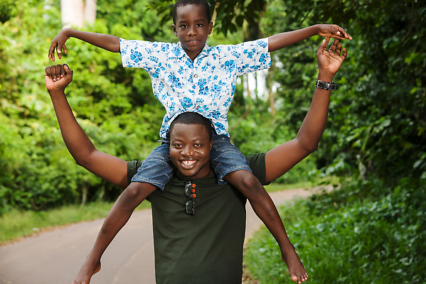 포토 JPG 해외이미지 라이프스타일 공원 남자 행복 아들 컨셉 2 가족 관계 자연 놀이 휴가 함께함 미소 사람 야외 두명 기쁨 자유 시골 잡기 아빠 접속 사인 목 해외202310 해외포토 공공시설 감정 모션 표정 생활 신체부위 생태계 파일형식