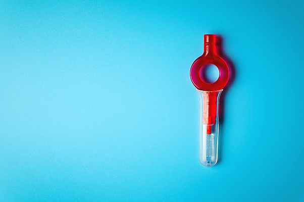 포토 JPG 해외이미지 사람없음 청결 공백 파란배경 위생관리 치간칫솔 해외202310 해외포토 백그라운드 관리 파란색 위생 칫솔 파일형식