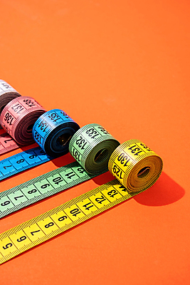 포토 JPG 해외이미지 줄자 사람없음 여러개 오브젝트 해외202310 해외포토 다수 자 파일형식