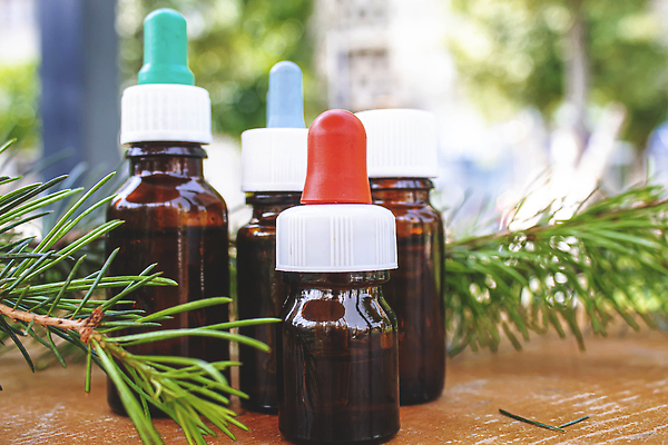 포토 JPG 해외이미지 근접촬영 사람없음 아웃포커스 오일 아로마테라피 내추럴 에센스 오일병 해외202310 해외포토 음식 뷰포인트 촬영기법 화장품 테라피 파일형식