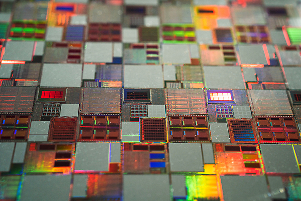 포토 JPG 해외이미지 디자인 산업 과학 비즈니스 부분 미래 기술 사람없음 컴퓨터 반사 과자 디지털 기계 장비 제조 크리스탈 묘사 순환 반도체 전자 아날로그 공학 국회 개발 관리자 마더보드 발명 실리콘 해외202310 해외포토 교육 컨셉 모션 디저트 전자제품 광석 파일형식