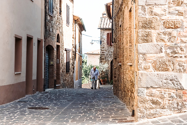 포토 JPG 해외이미지 외관 유럽 여행 농업 건축양식 거리 주택 풍경 사람없음 건물 여름 도시풍경 태양 뷰티 성당 교회 마을 탑 이탈리아 수확 골동품 바위 시골 도시 중세 역사 재산 언덕 그림 좁은 타운 랜드마크 시에나 옛날 토스카나 해외202310 해외포토 자연요소 건축물 계절 건축 나라 산업 종교건축 금융 파일형식