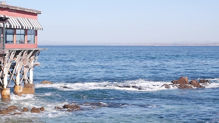 포토 JPG 해외이미지 파도 바다 여행 건축양식 휴가 항해 해변 사람없음 건물 물 여름 뷰티 미국 카페 기둥 물가 캘리포니아 태평양 철탑 해외202310 해외포토 자연요소 건축물 계절 건축 북아메리카 배_교통 풍경 탑 상점 파일형식