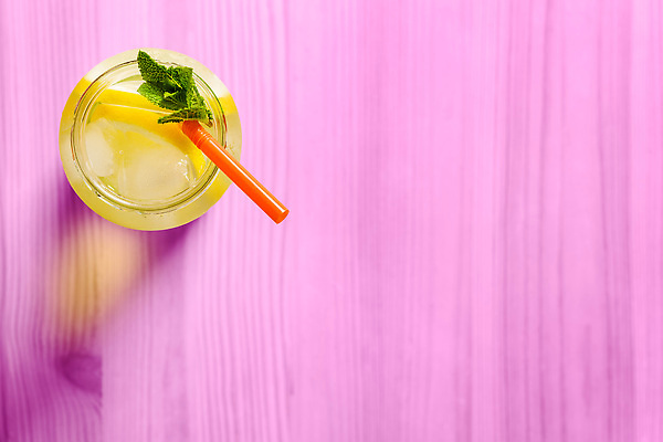 포토 JPG 해외이미지 전통 음료 백그라운드 잎 과일 유리 탁자 귤 건강 사람없음 목재 초록색 물 여름 햇빛 노란색 얼음 주스 추위 신선 액체 달콤 정상 시원함 레몬 레모네이드 민트 상쾌 유기농 밀짚 내추럴 항공촬영 토닉 핸드메이드 플랫레이 카피스페이스 해외202310 해외포토 자연요소 나무 식물 웰빙 계절 감정 뷰포인트 컬러 가구 재료 재질 태양 공백 플랫 맛 짚 허브 에이드 파일형식