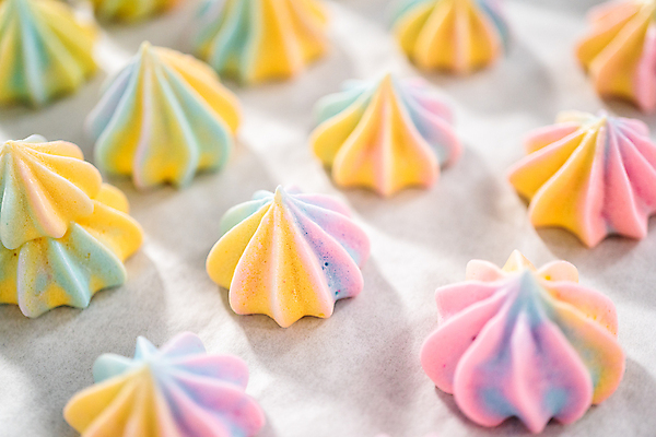 포토 JPG 해외이미지 사람없음 달콤 홈베이킹 짜기 파스텔톤 해외202310 머랭쿠키 해외포토 컬러 모션 쿠키 맛 제빵 머랭 파일형식