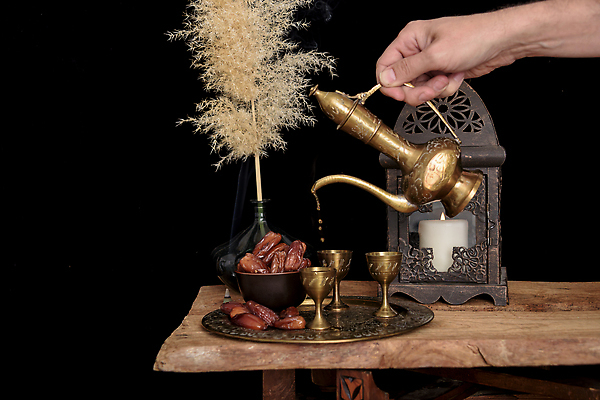 포토 JPG 해외이미지 전통 종교 문화 음식 백그라운드 과일 일러스트 휴가 디저트 건조 건강 사람없음 장식 빛 축제 기도 등불 램프 축하 이슬람교 대추 신성 모음 빛망울 월 단식 라마단 아랍어 해외202310 해외일러스트 컨셉 조명 날짜 파일형식