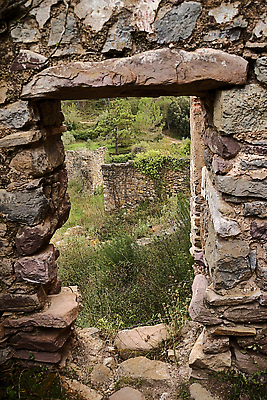포토 JPG 해외이미지 전통 지구 여행 창문 자연 하늘 벽돌 산 주택 사람없음 건물 태양 뷰티 마을 탑 손상 죽음 역사 중앙 유령 이슬람교 버리기 전쟁 시력 공상 썩음 옛날 재앙 지진 콘크리트 파멸 해외202310 해외포토 자연요소 건축물 종교 컨셉 모션 자연재해 생태계 파일형식 소멸