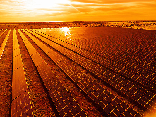 포토 JPG 해외이미지 식물 산업 지구 백그라운드 컨셉 밭 자연 하늘 세포 안테나 풍경 사람없음 초록색 파란색 글로벌 햇빛 태양 농장 환경 힘 일몰 재활용 에너지 시골 판넬 절약 역 정상 에코 생태계 태양에너지 시스템 세대 유지 패널 항공촬영 혁명 드론 생태학 해외202310 해외포토 자연요소 교육 뷰포인트 컬러 농업 통신 교통시설 노을 그린에너지 친환경 파일형식