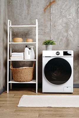 포토 JPG 해외이미지 화분 가사 집안 선반 실내 사람없음 수건 빨래 세제 드럼세탁기 빨래바구니 해외202310 해외포토 가구 내부 위생용품 바구니 세탁기 파일형식