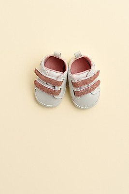 포토 JPG 해외이미지 사람없음 하이앵글 아기용품 오브젝트 아기신발 해외202310 해외포토 뷰포인트 신발 파일형식