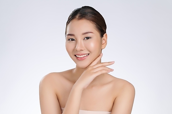 포토 JPG 해외이미지 모델 응시 여자 얼굴 한명 동양인 손짓 상반신 성인 앞모습 뷰티 우아함 피부 순수 성인여자한명만 해외202310 해외포토 1 시선 뷰포인트 컨셉 모션 사람 인종 신체부위 여자한명만 성인여자만 파일형식