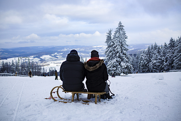 포토 JPG 해외이미지 모델 커플 교육 노년 어린이 여행 크리스마스 2 겨울 놀이 하늘 남편 휴가 앉기 풍경 사람없음 야외 선글라스 사무실 맑음 기쁨 인포그래픽 달 아내 정상 미끄럼틀 망치 가득함 언덕 흥분 반대 캡모자 해외202310 해외포토 자연요소 모자_잡화 계절 기념일 감정 안경 비즈니스 관계 모션 날씨 사람 성인 공구 놀이기구 파일형식