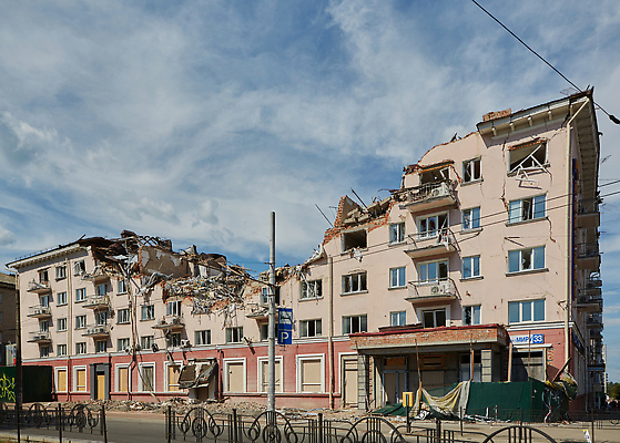 포토 JPG 해외이미지 유럽 호텔 지붕 주택 사람없음 건물 로켓 도시 공격 폭발 미사일 폭탄 충돌 폐허 시작 군용 전쟁 러시아 제트기 육군 총알 깨짐 때리기 러시아인 모스크바 사생활 스트라이크 우크라이나 위기 침범 해외202310 해외포토 서양인 건축물 나라 무기 컨셉 모션 숙소 비행기 군대 폭발물 파일형식