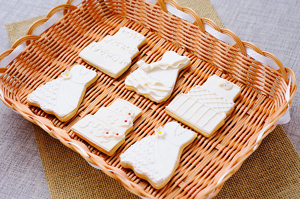 포토 JPG 해외이미지 전통 접시 디자인 드레스 음식 분홍색 결혼 디저트 주택 선물 사람없음 장식 바구니 쿠키 케이크 얼음 춤 대접 부채 화려 달콤 맛 설탕 굽기 먹기 고립 해외202310 해외포토 자연요소 식기 옷 컬러 컨셉 모션 문화예술 이벤트 건물 구이 파일형식