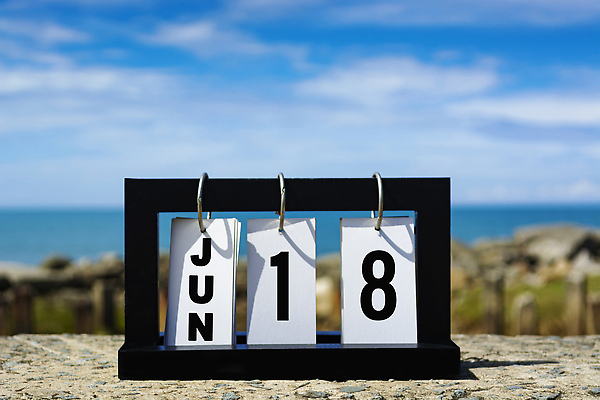 포토 JPG 해외이미지 모양 디자인 종이 백그라운드 컨셉 비즈니스 자연 휴가 프레임 직장 이벤트 사람없음 목재 파란색 숫자 우주 달력 축하 시간 업무 발표 날짜 메시지 시장 6월 심볼 사인 약속 인덱스 예약 월 조언 카피스페이스 시리즈 강조 해외202310 해외포토 나무 문자 컬러 회사 재료 공백 작업 생태계 파일형식