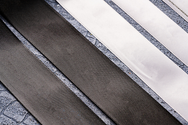 포토 JPG 해외이미지 디자인 리본 종이 백그라운드 컨셉 탁자 사람없음 그래픽 꼬리표 라벨 우주 검은색 공백 흰색 닫기 천 심볼 사인 소매 우표 비어있는 해외202310 해외포토 컬러 가구 모션 프레임 직물 파일형식