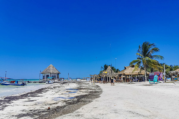 포토 JPG 해외이미지 모래 파도 바다 섬 여행 자연 하늘 휴가 휴식 멕시코 파노라마 손바닥 사람 풍경 해변 사람없음 물 여름 파란색 뷰티 여행객 맑음 보트 오두막 모래언덕 유카탄 석호 카리브해 이국적 칸쿤 터키석 파라다이스 해외202310 해외포토 자연요소 손 계절 컬러 컨셉 북아메리카 배_교통 날씨 촬영기법 보석 언덕 생태계 파일형식