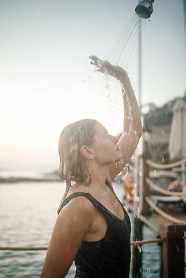 포토 JPG 해외이미지 백인 모델 라이프스타일 여자 수영복 실루엣 스포츠 바다 여행 백그라운드 신체 자연 휴식 건강 한명 사람 성인 야외 물 비키니 태양 뷰티 유행 스파 흰색 물방울 신선 뜨거움 선탠 문신 날씬함 복고 샤워실 이국적 해외202310 해외포토 자연요소 서양인 1 옷 컬러 컨셉 촬영기법 생활 몸매 생태계 샤워시설 파일형식