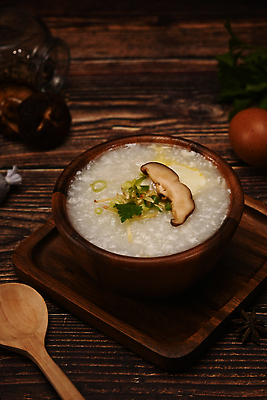 포토 JPG 해외이미지 전통 채소 사람없음 계란 버섯 뜨거움 죽 건강식 나무배경 해외202310 해외포토 음식 백그라운드 알 파일형식