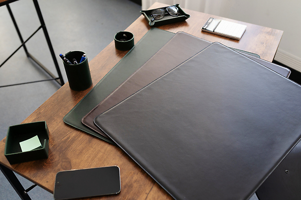 포토 JPG 해외이미지 디자인 백그라운드 비즈니스 탁자 주택 직장 실내 사람없음 내부 노트북 컴퓨터 사무실 우주 스크린 공책 공백 방 흰색 도시 업무 작업실 책상 비어있는 해외202310 해외포토 컬러 가구 회사 문구용품 건물 전자제품 작업 파일형식