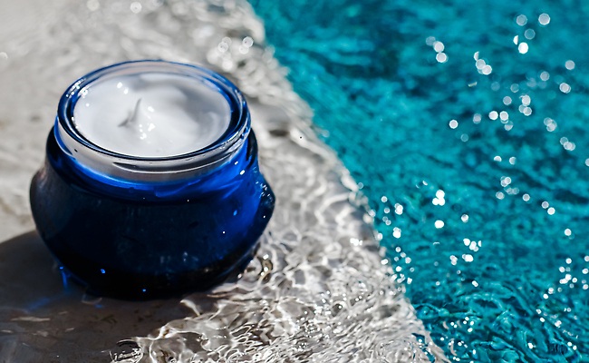 포토 JPG 해외이미지 물결 근접촬영 사람없음 물 파란색 고급 피부관리 스킨케어 기초화장품 수분크림 해외202310 해외포토 자연요소 뷰포인트 컬러 컨셉 뷰티 화장품 파일형식