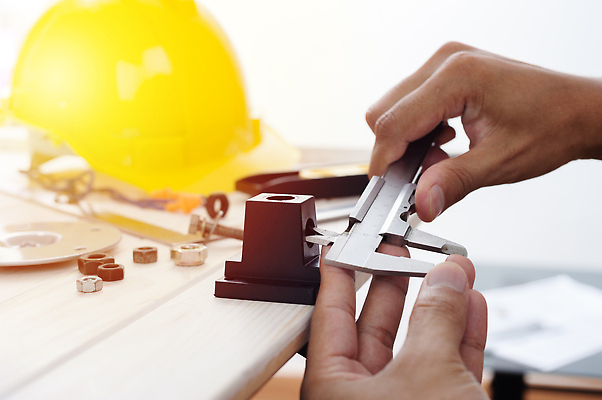 포토 JPG 해외이미지 디자인 산업 부분 자 사람없음 장비 기구 공구 작업실 헬멧 측정 만족 눈금 치수 정비공 공학 캘리퍼스 해외202310 해외포토 교육 감정 문구용품 도구 기술자 보호장비 파일형식