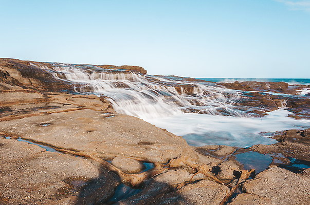 포토 JPG 해외이미지 바다 하늘 풍경 사람없음 물 폭포 흐름 호주 암초 카피스페이스 해외202310 해외포토 자연요소 컨셉 자연 공백 오세아니아 파일형식