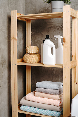 포토 JPG 해외이미지 가사 집안 선반 실내 사람없음 수건 바구니 빨래 세제 드럼세탁기 해외202310 해외포토 가구 내부 위생용품 세탁기 파일형식