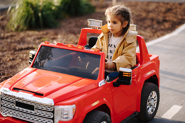 포토 JPG 해외이미지 공원 행복 감정 도로 어린이 밧줄 스포츠 장난 모션 자동차 자연 놀이 한명 웃음 사람 소년 야외 빨간색 장난감 기쁨 운전 잡기 도시 그룹 미끄럼틀 놀이터 그네 그림 긍정 배드민턴 해외202310 해외포토 1 공공시설 남자 길 줄 육상교통 컬러 컨셉 교통시설 표정 구기 놀이기구 생태계 파일형식