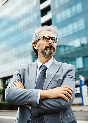 포토 JPG 해외이미지 백인 직업 남자 행복 백그라운드 회사 비즈니스 사업가 성공 노동자 거리 한명 서기 사람 정장 성인 야외 건물 사무실 고층빌딩 회색 백발 도시 업무 비즈니스맨 자신감 대표 스마트 경영자 변호사 경영 옛날 해외202310 해외포토 서양인 1 헤어스타일 건축물 옷 감정 컬러 컨셉 모션 빌딩 작업 직장인 리더 파일형식