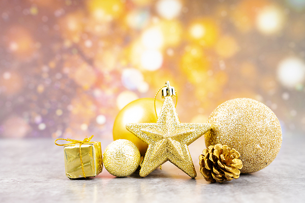 포토 JPG 해외이미지 디자인 계절 열매 별 컬러 크리스마스장식 크리스마스 겨울 선물 사람없음 목재 장식 가로 빨간색 빛 컬러풀 뷰티 크리스마스트리 축하 인사 소나무 화려 12월 전나무 카피스페이스 해외202310 해외포토 자연요소 나무 식물 기념일 컨셉 재료 공백 예절 날짜 파일형식