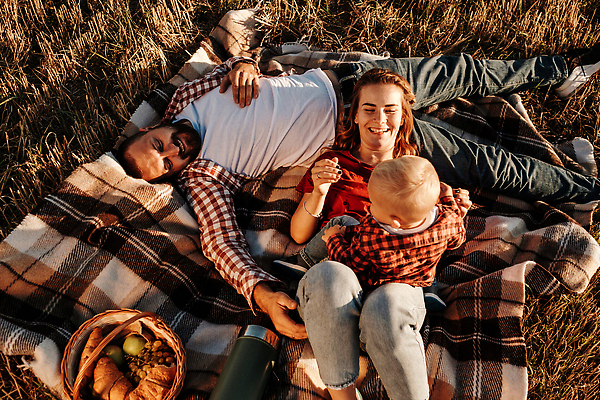 포토 JPG 해외이미지 백인 라이프스타일 커플 공원 행복 아들 어린이 여행 밭 가족 자연 놀이 엄마 휴가 함께함 건강 3 사랑 사람 소년 성인 야외 세명 부모 소풍 걷기 맑음 일몰 봄 아기 아빠 순간 해외202310 해외포토 서양인 계절 공공시설 남자 감정 컨셉 농업 관계 모션 날씨 생활 야외활동 노을 생태계 파일형식