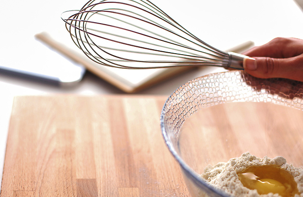 포토 JPG 해외이미지 모양 나무 손 별 음식 크리스마스 손가락 탁자 휴가 천사 스웨덴 노르웨이 사탕 요리 사람 사람없음 목재 쿠키 케이크 주방 계란 빵집 축하 잡기 분위기 정상 자르기 굽기 준비 서식 반죽 만들기 밀가루 향 꿀 생강 시나몬 조작 커터 페스츄리 핸드메이드 해외202310 해외포토 자연요소 식물 기념일 유럽 빵 가구 컨셉 채소 재료 모션 디저트 북유럽 신체부위 상점 알 가루 구이 파일형식