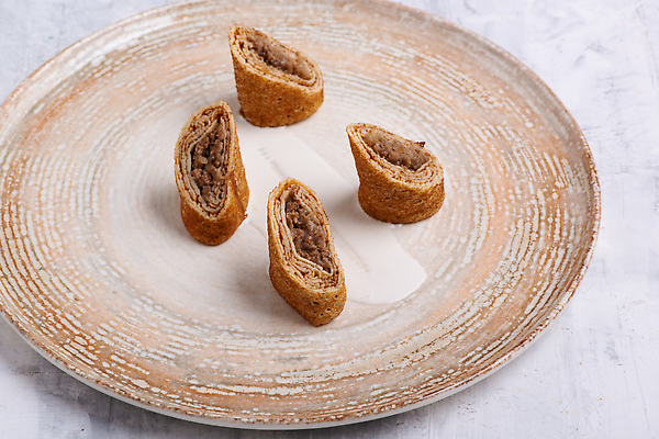 포토 JPG 해외이미지 접시 음식 백그라운드 재료 건강 육류 요리 사람없음 식사 저녁식사 신선 맛 굽기 먹기 유기농 팬케이크 폭식 핸드메이드 맛있는 해외202310 해외포토 식기 웰빙 컨셉 식재료 모션 케이크 구이 파일형식