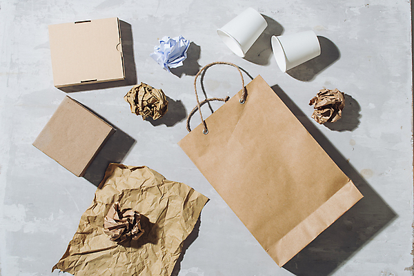 포토 JPG 해외이미지 무료이미지 종이 사람없음 쇼핑백 종이컵 종이상자 종이뭉치 해외202310 해외포토 가방 컵 상자 일회용 뭉치 파일형식 무료콘텐츠