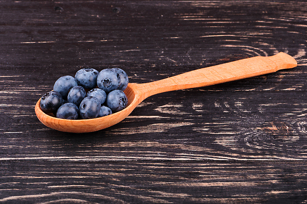 포토 JPG 해외이미지 열매 음식 백그라운드 채소 과일 재료 자연 탁자 디저트 건강 사람없음 목재 파란색 숟가락 신선 그룹 달콤 먹기 오브젝트 유기농 블루베리 날것 흙더미 숙성 채식주의자 해외202310 해외포토 나무 식물 웰빙 컬러 가구 모션 수저 흙 맛 생태계 채식 파일형식 더미