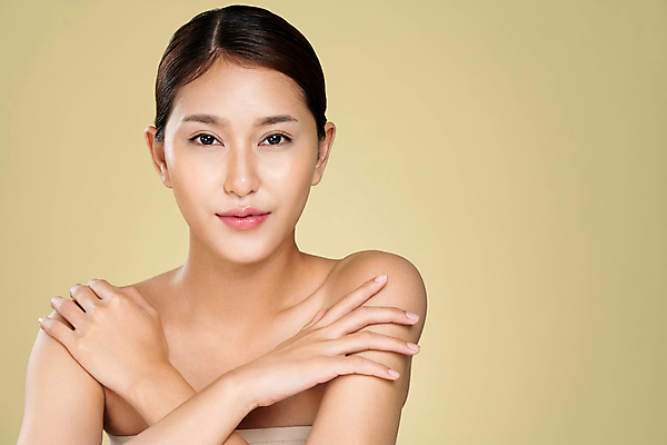 포토 JPG 해외이미지 모델 응시 여자 얼굴 한명 동양인 손짓 상반신 성인 앞모습 뷰티 우아함 피부 순수 성인여자한명만 해외202310 해외포토 1 시선 뷰포인트 컨셉 모션 사람 인종 신체부위 여자한명만 성인여자만 파일형식